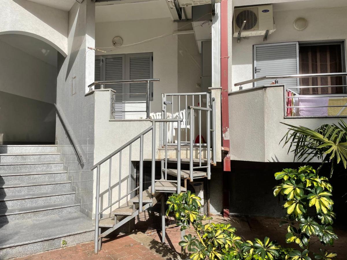 Apartments Zevs Budva Zewnętrze zdjęcie